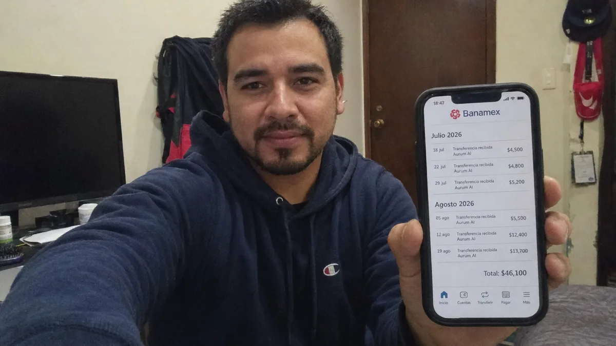 Diego Castillo muestra la app de su banco con las transferencias recibidas de Silber Markt GPT